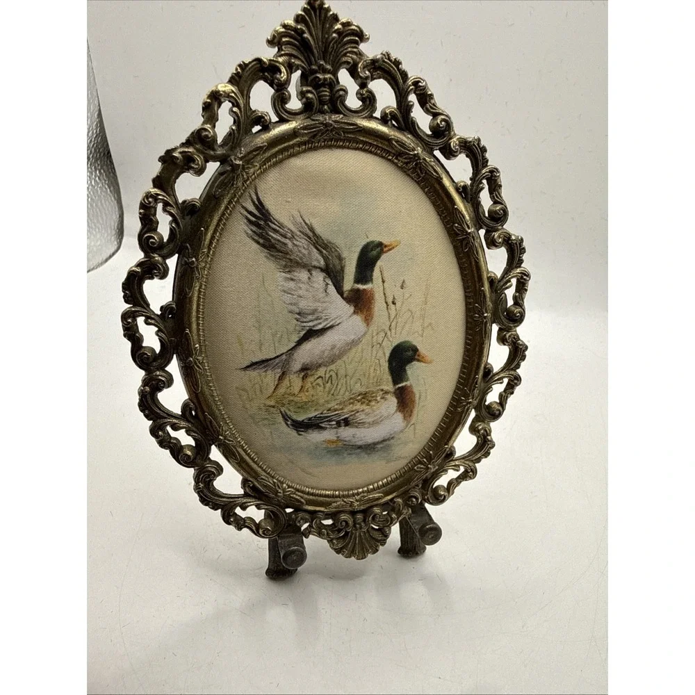 Vintage Quilt Duck Picture‎ On Stand Ornate Oval Gold Metal Picture Made Italy